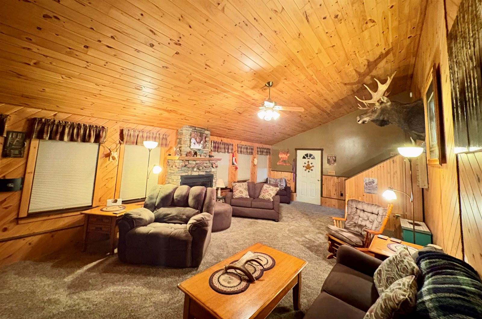 557 Enfield Road, Lincoln, ME 04457