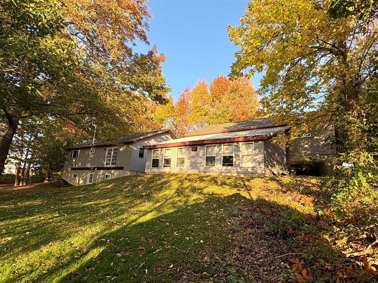 557 Enfield Road, Lincoln, ME 04457