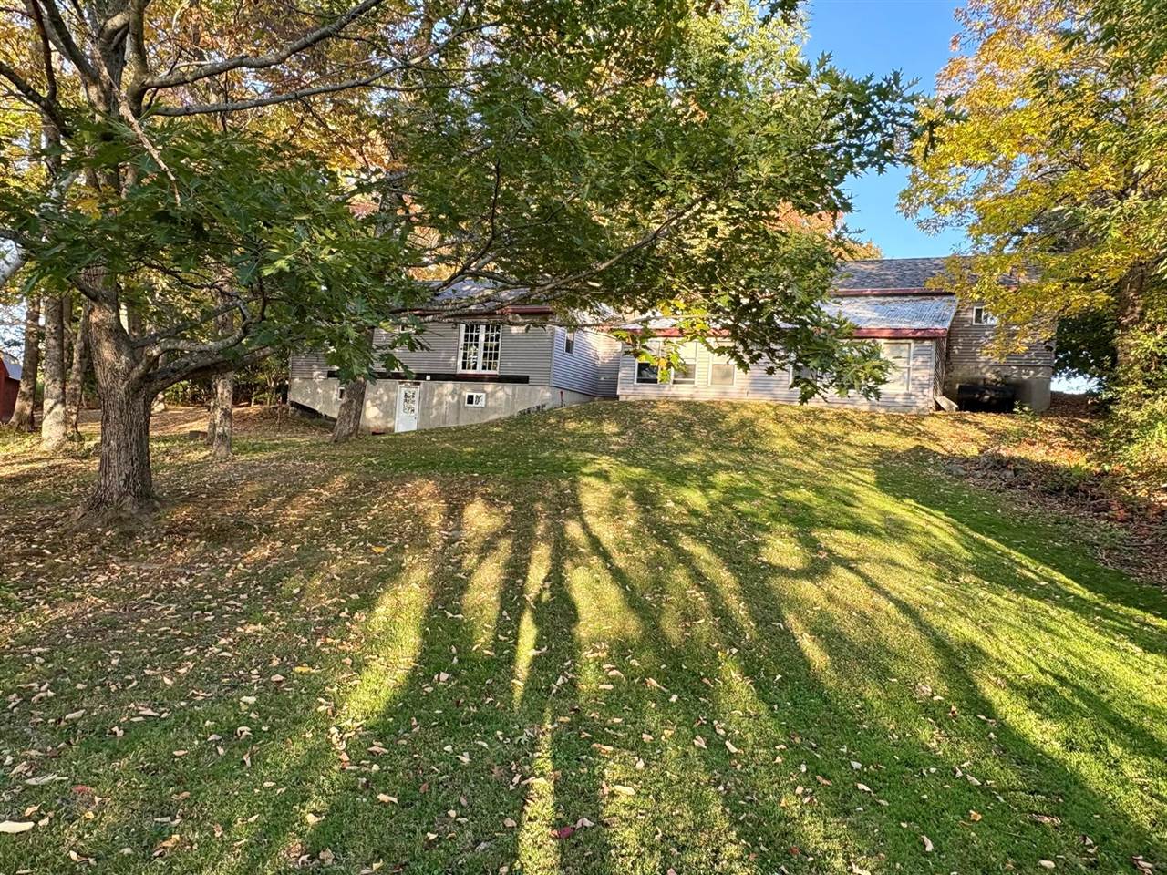 557 Enfield Road, Lincoln, ME 04457