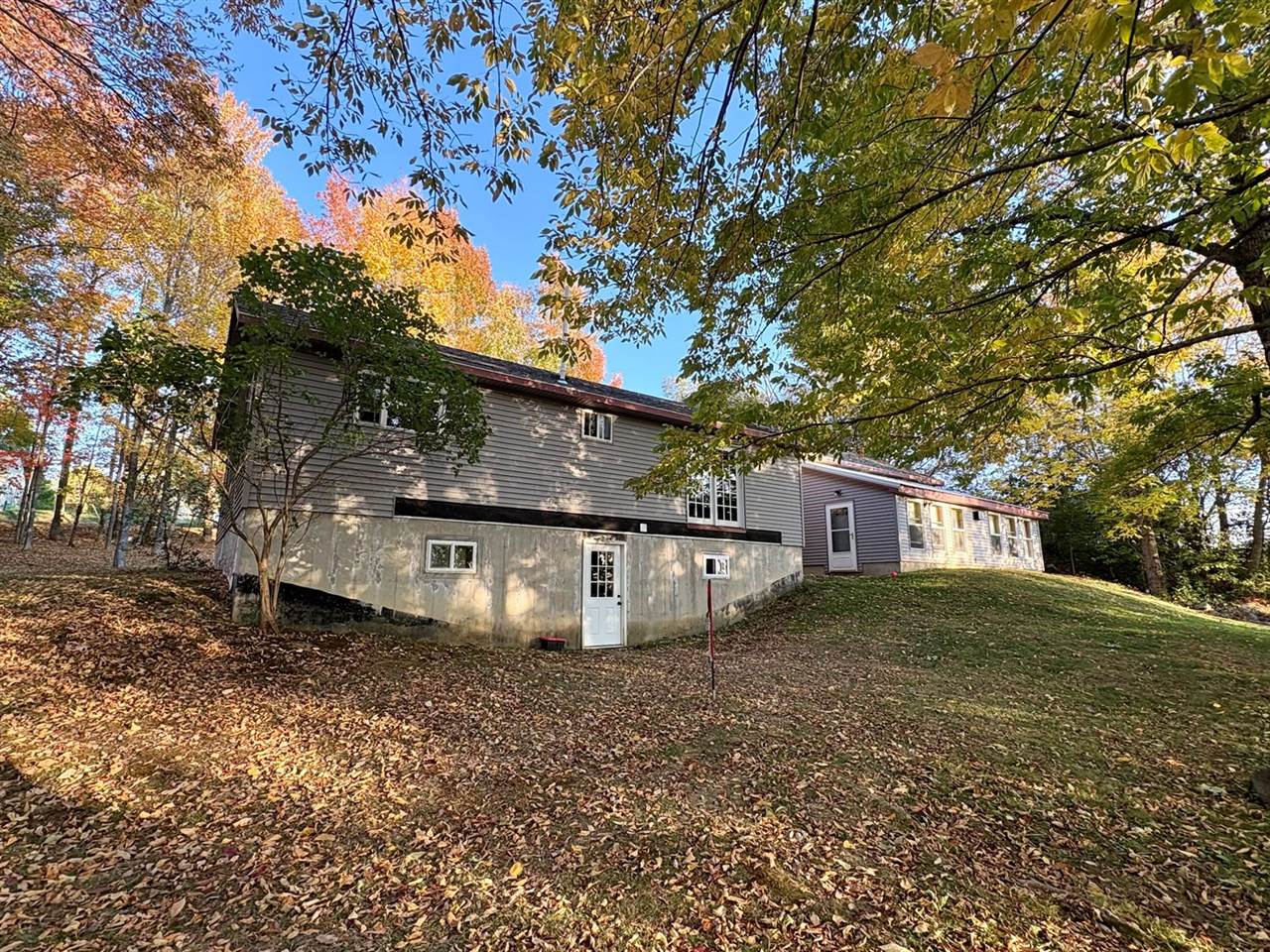 557 Enfield Road, Lincoln, ME 04457