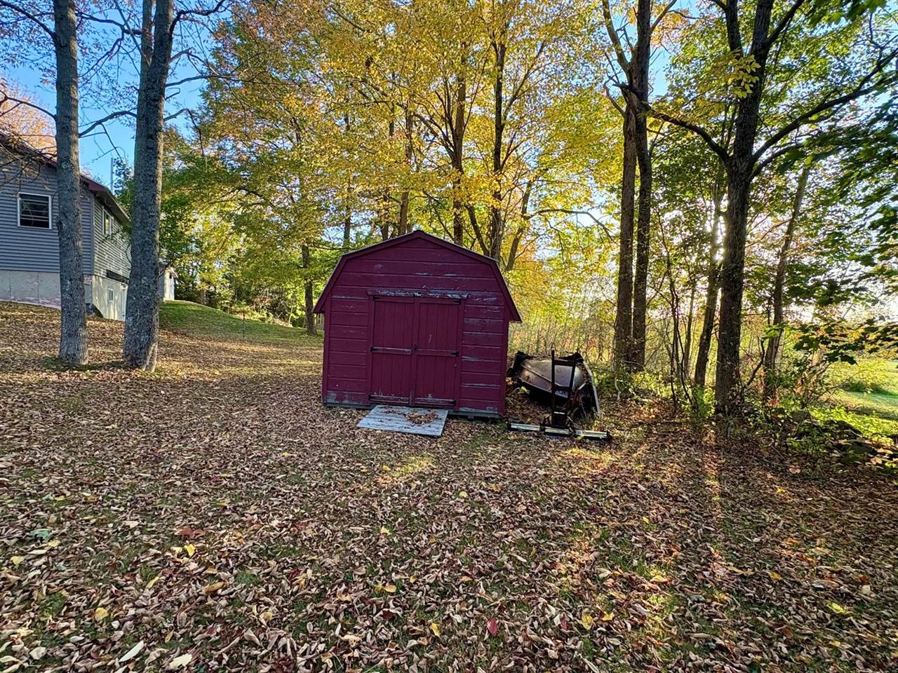 557 Enfield Road, Lincoln, ME 04457