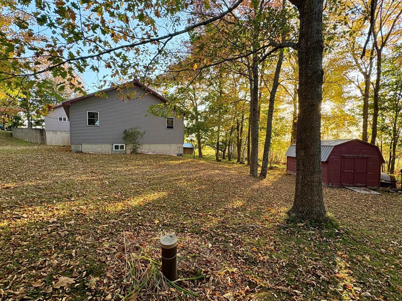 557 Enfield Road, Lincoln, ME 04457