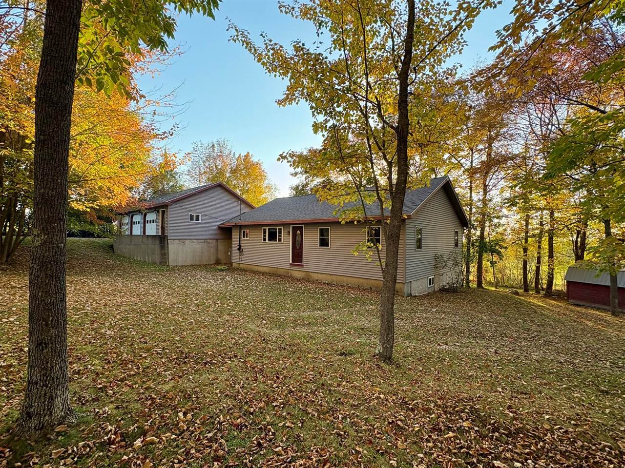 557 Enfield Road, Lincoln, ME 04457