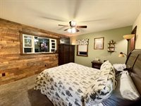 557 Enfield Road, Lincoln, ME 04457