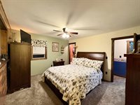 557 Enfield Road, Lincoln, ME 04457