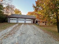 557 Enfield Road, Lincoln, ME 04457