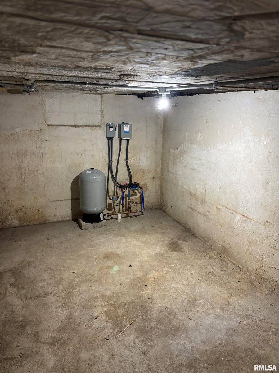 370 Thorn Drive, Toronto, IA 52777