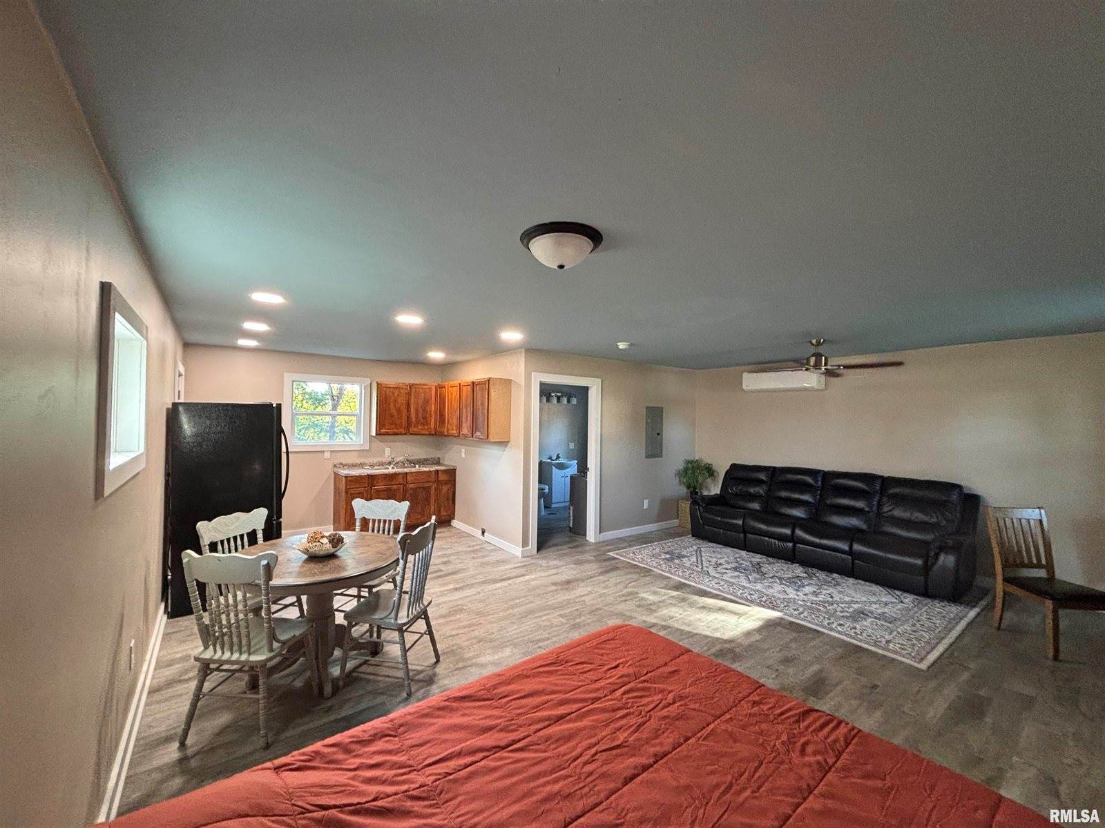 370 Thorn Drive, Toronto, IA 52777