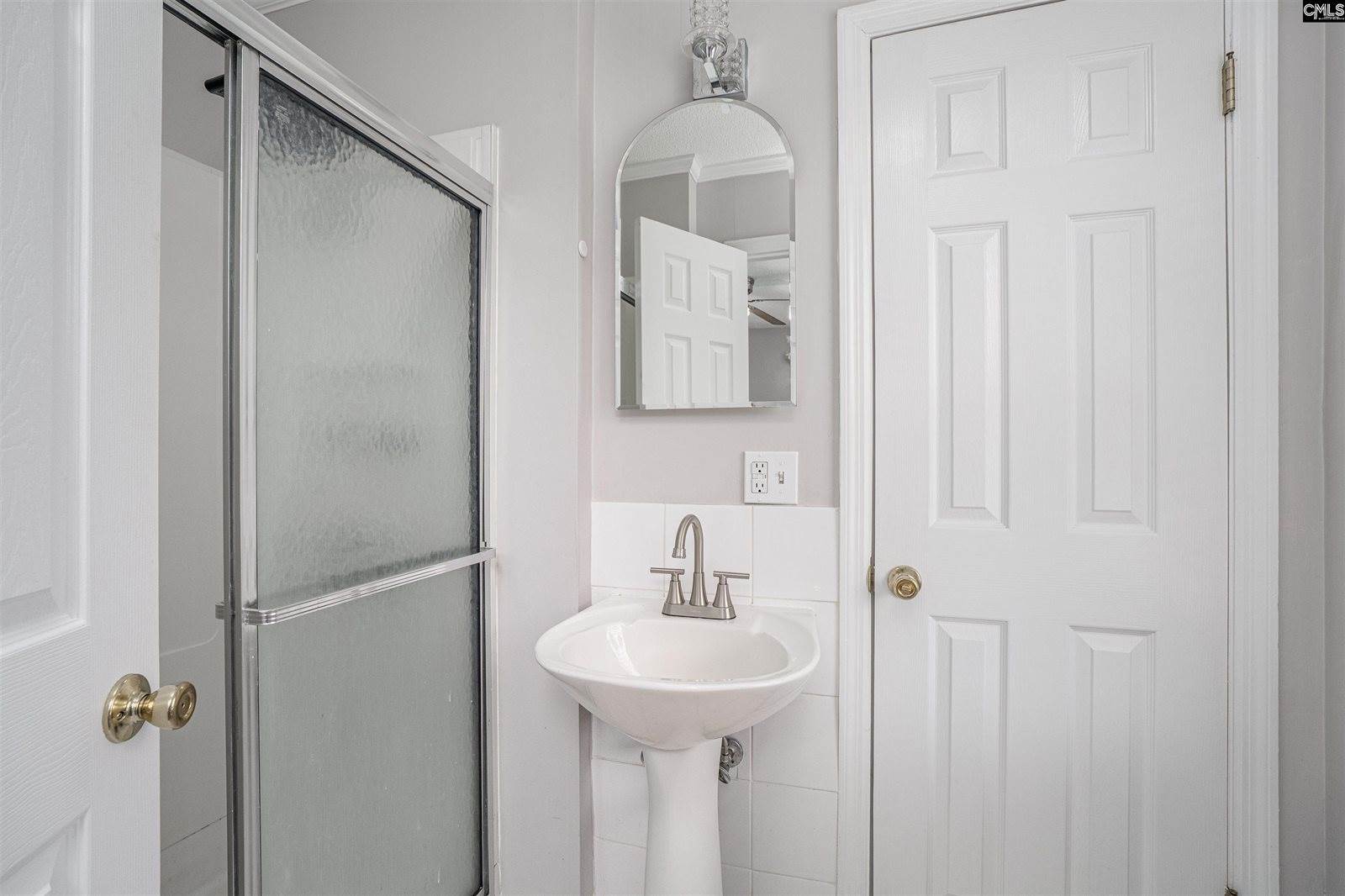 916 Mohegan, West Columbia, SC 29169