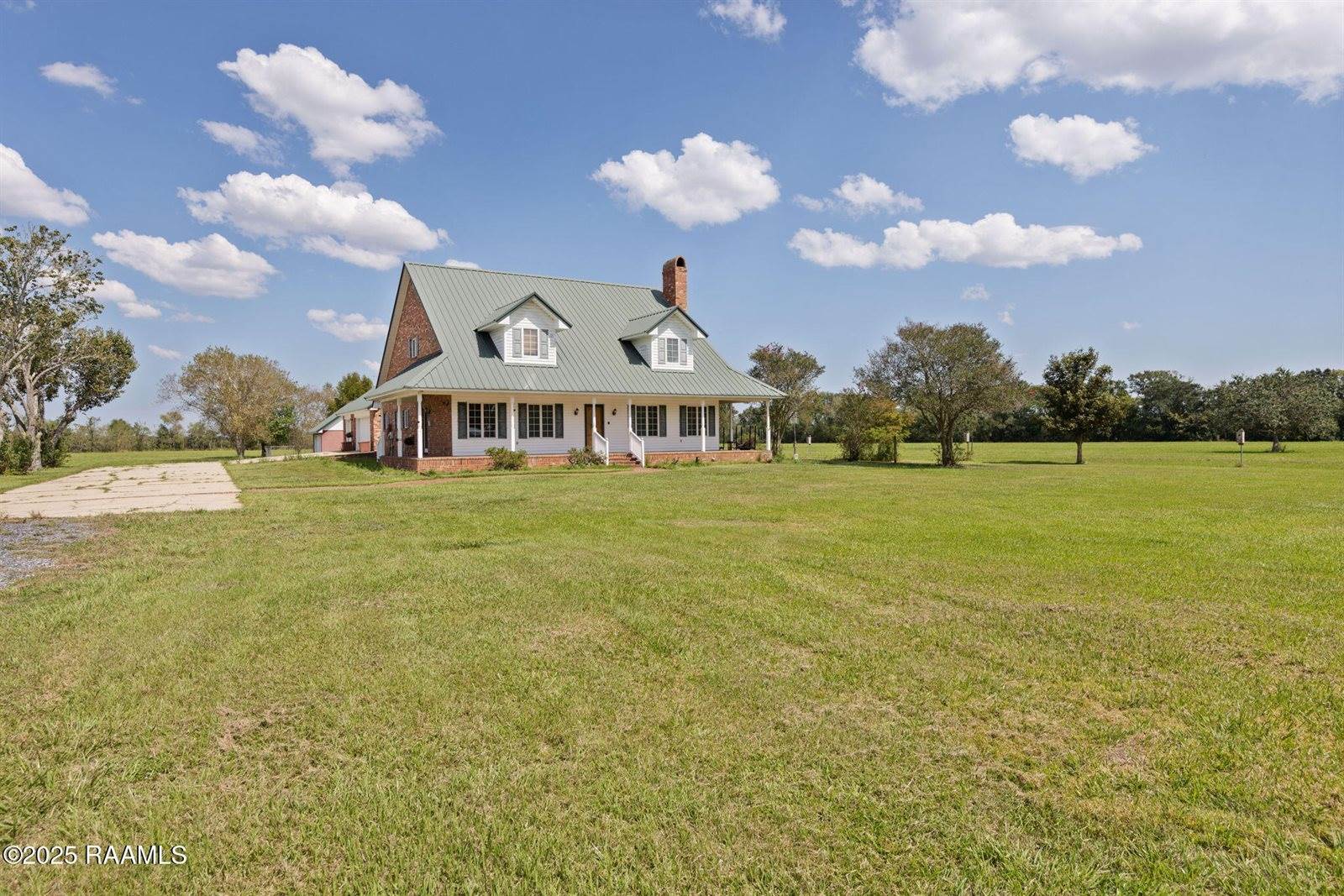 15011 South Guegnon Street, Abbeville, LA 70510