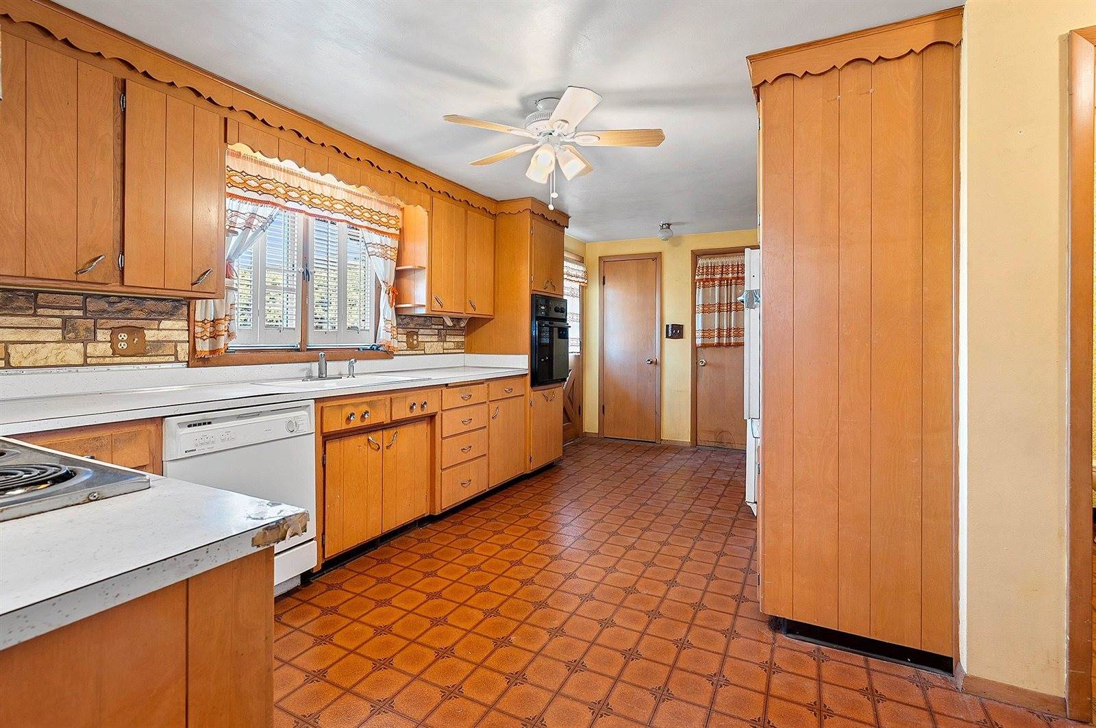 504 North Taylor Street, Green Bay, WI 54303