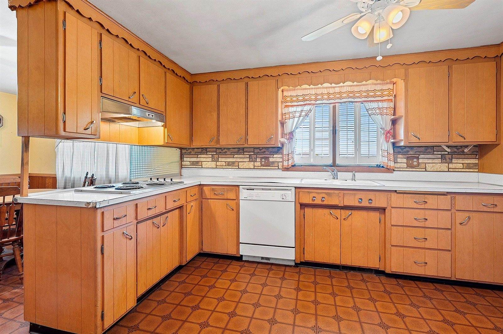 504 North Taylor Street, Green Bay, WI 54303