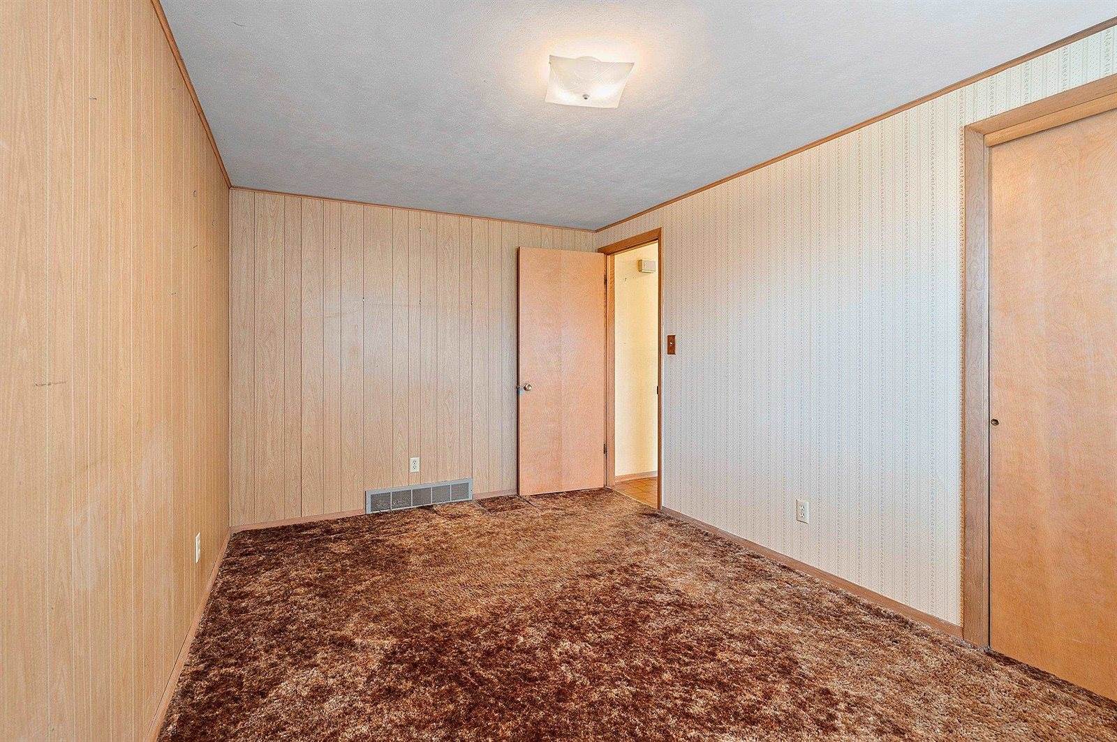 504 North Taylor Street, Green Bay, WI 54303