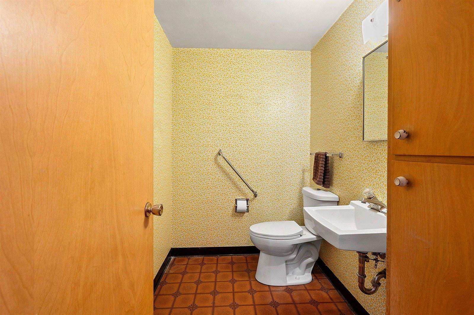 504 North Taylor Street, Green Bay, WI 54303