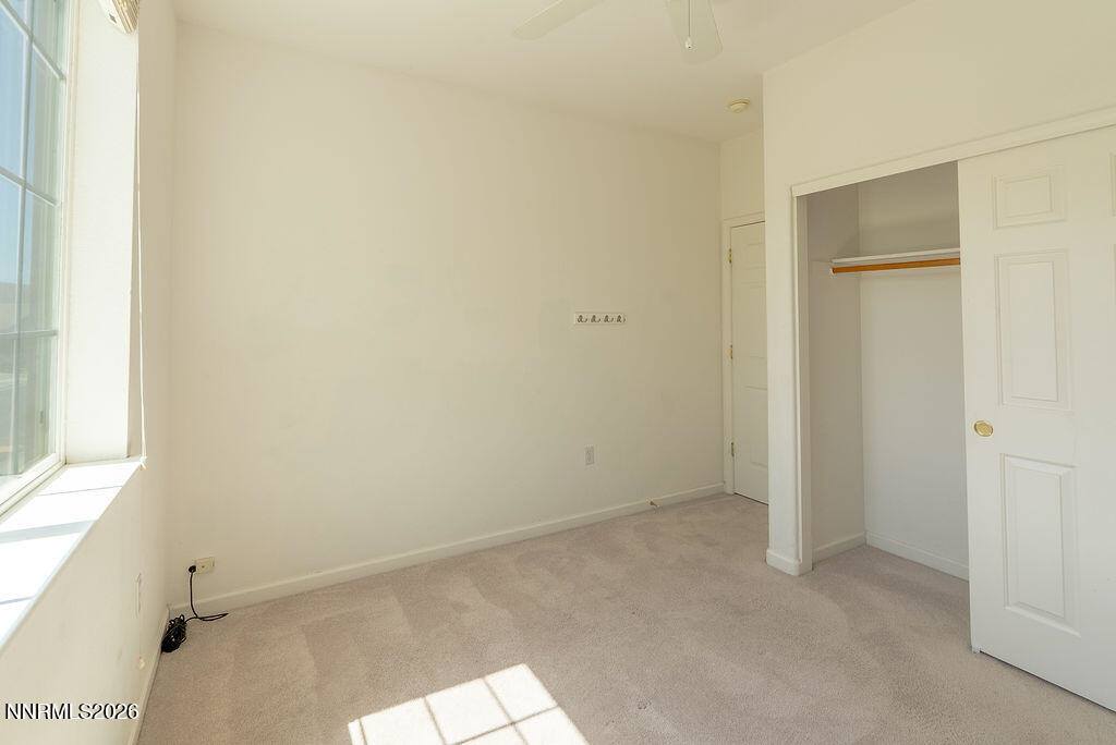 932 Lakeview Drive, Dayton, NV 89403
