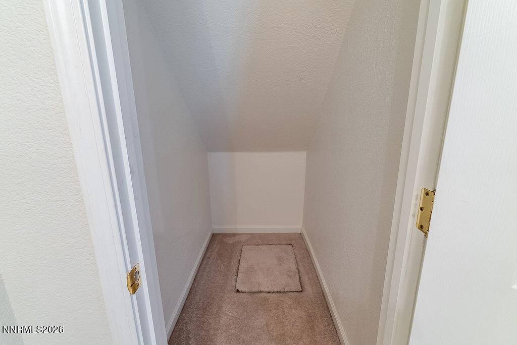 932 Lakeview Drive, Dayton, NV 89403