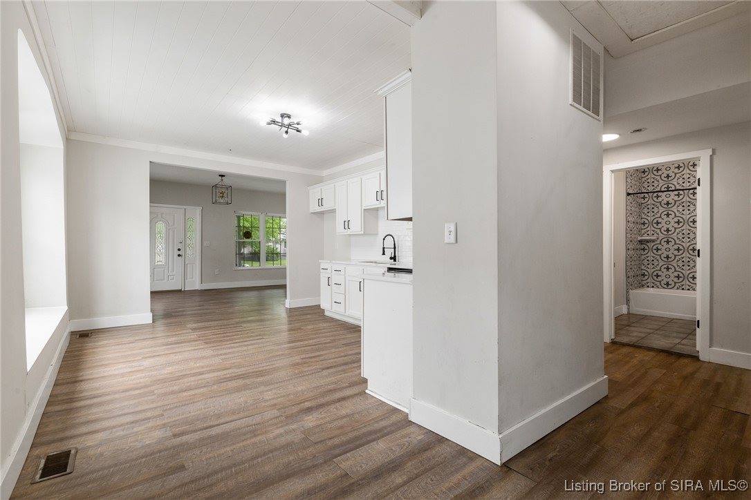 2215 Reno Avenue, New Albany, IN 47150