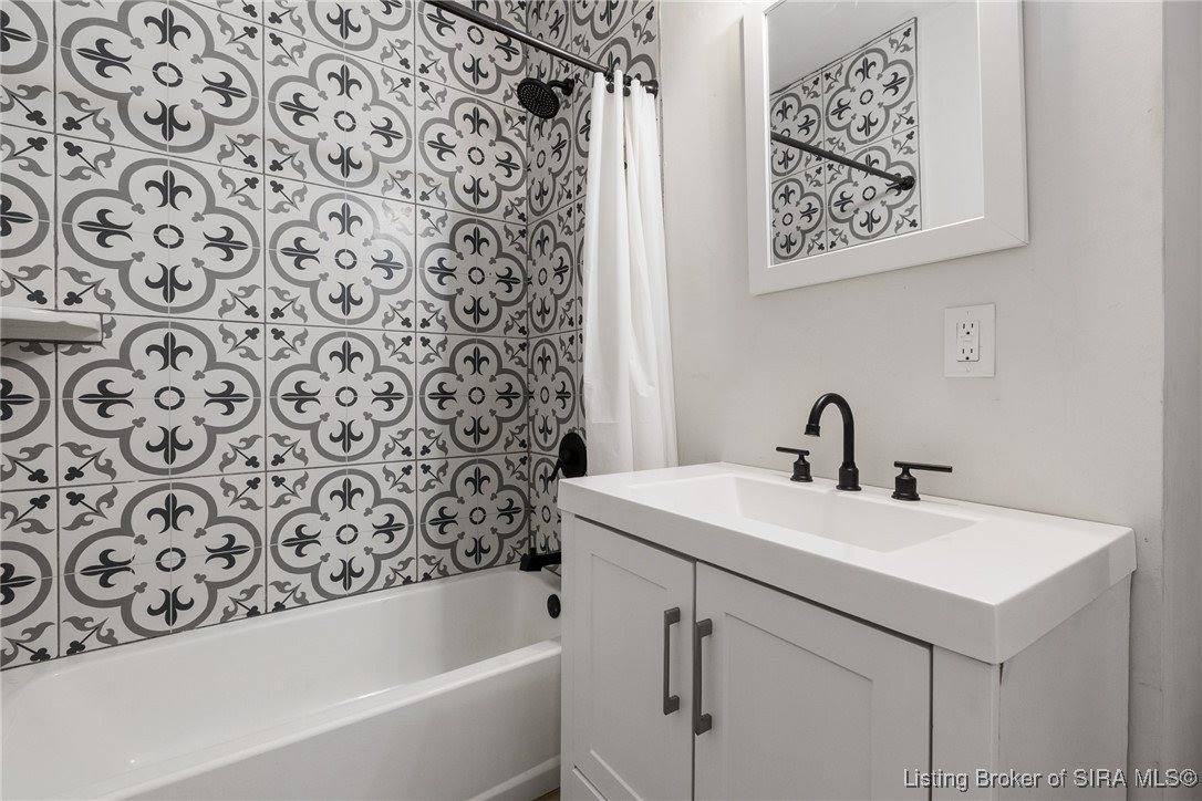 2215 Reno Avenue, New Albany, IN 47150