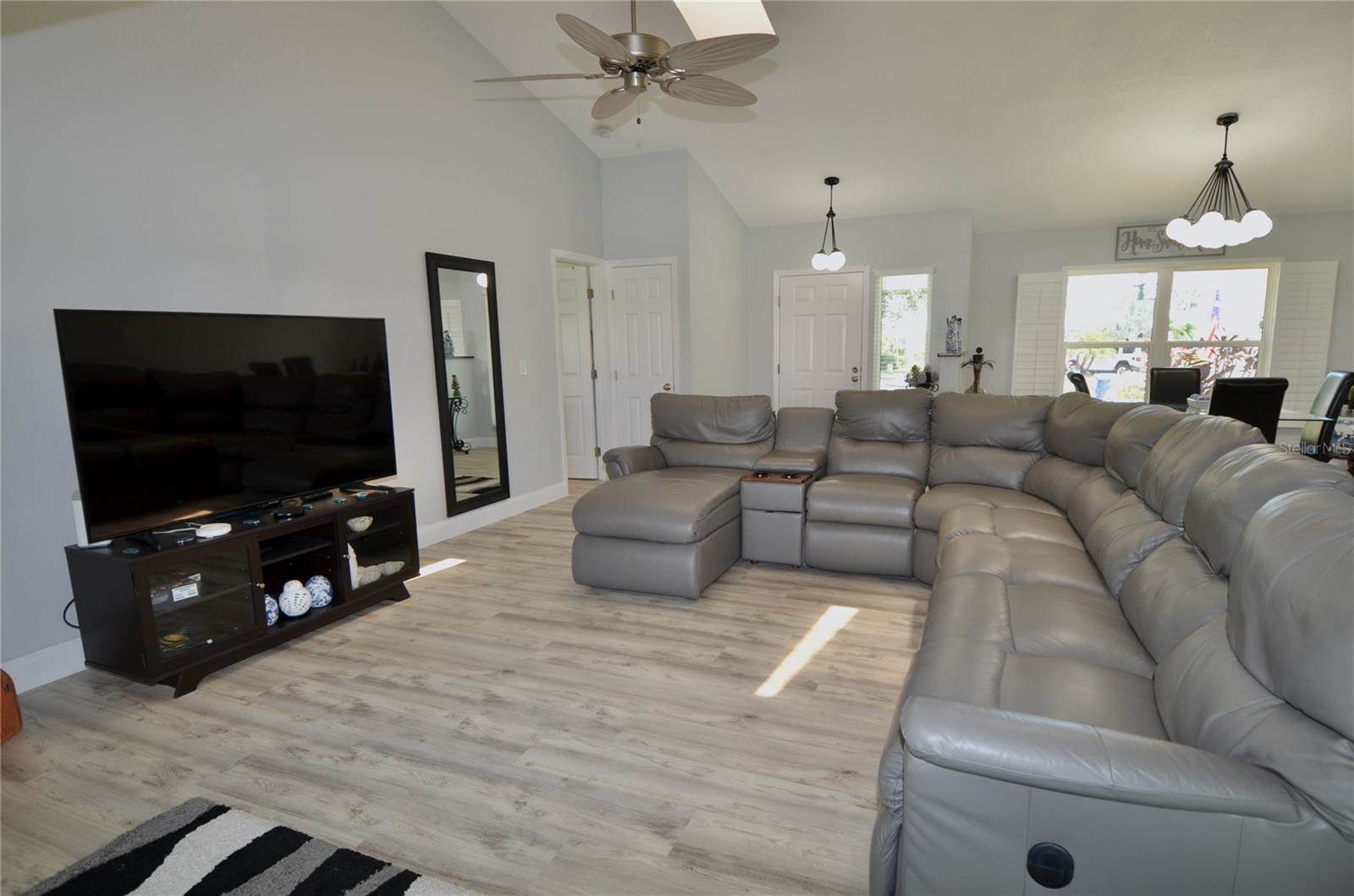 611 Paget Drive, Venice, FL 34293