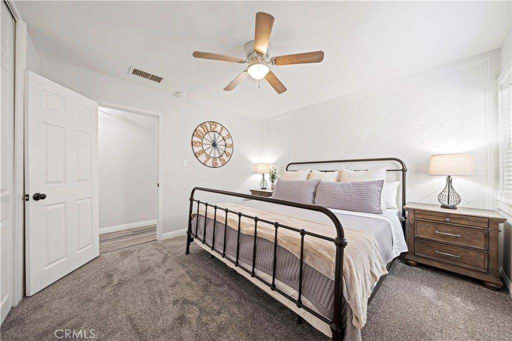 25242 De Wolfe Rd, Newhall, CA 91321