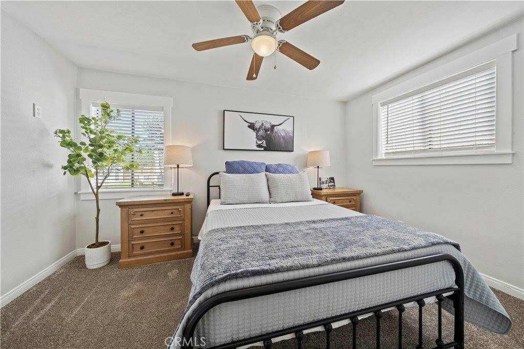 25242 De Wolfe Rd, Newhall, CA 91321