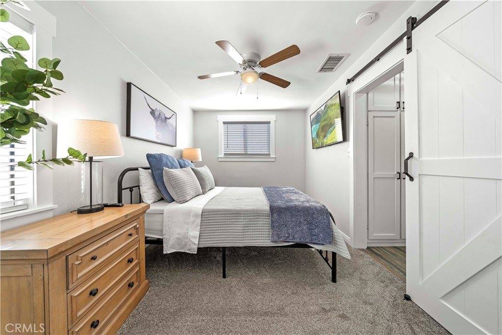 25242 De Wolfe Rd, Newhall, CA 91321