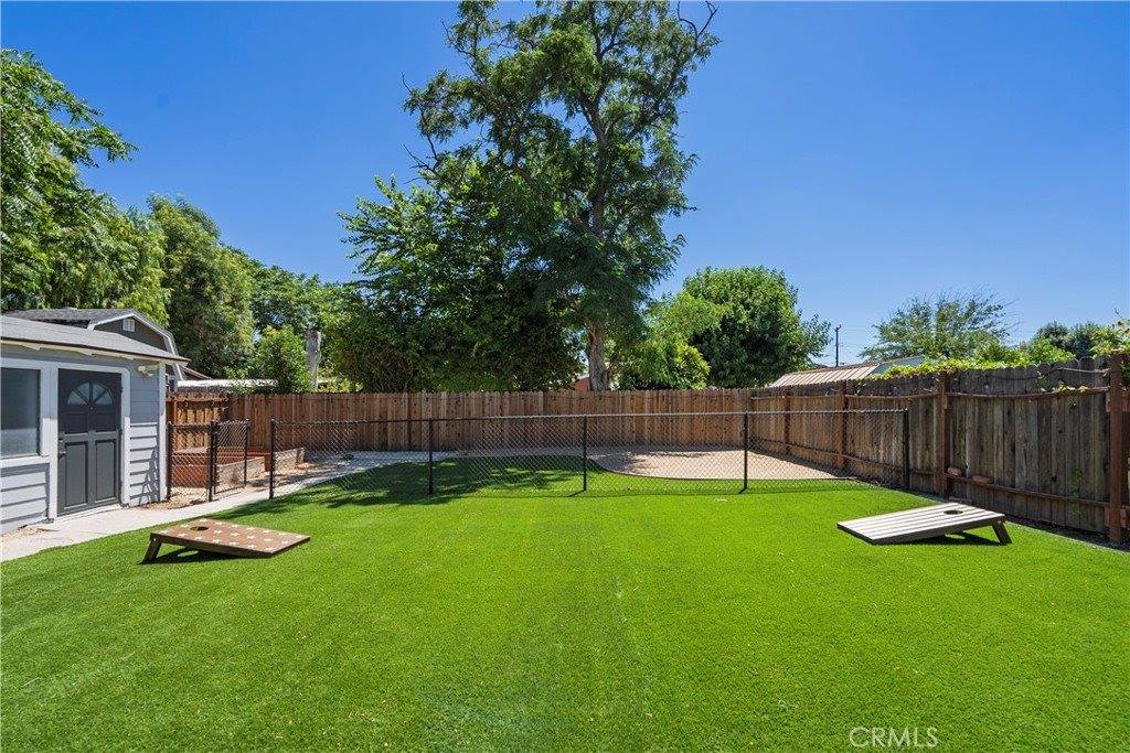25242 De Wolfe Rd, Newhall, CA 91321