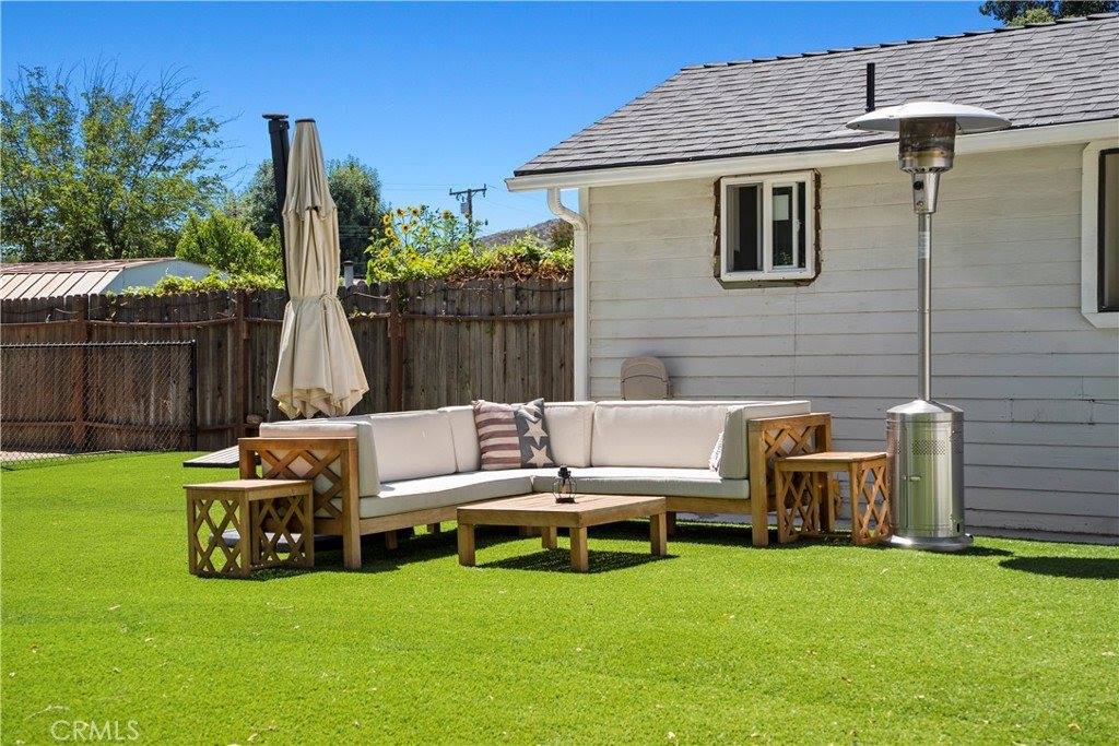 25242 De Wolfe Rd, Newhall, CA 91321