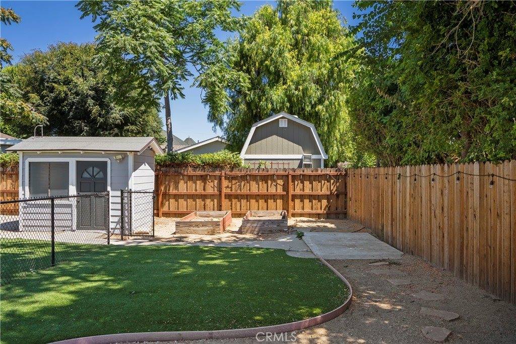 25242 De Wolfe Rd, Newhall, CA 91321