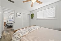 25242 De Wolfe Rd, Newhall, CA 91321