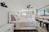 25242 De Wolfe Rd, Newhall, CA 91321