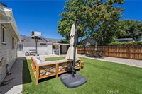 25242 De Wolfe Rd, Newhall, CA 91321