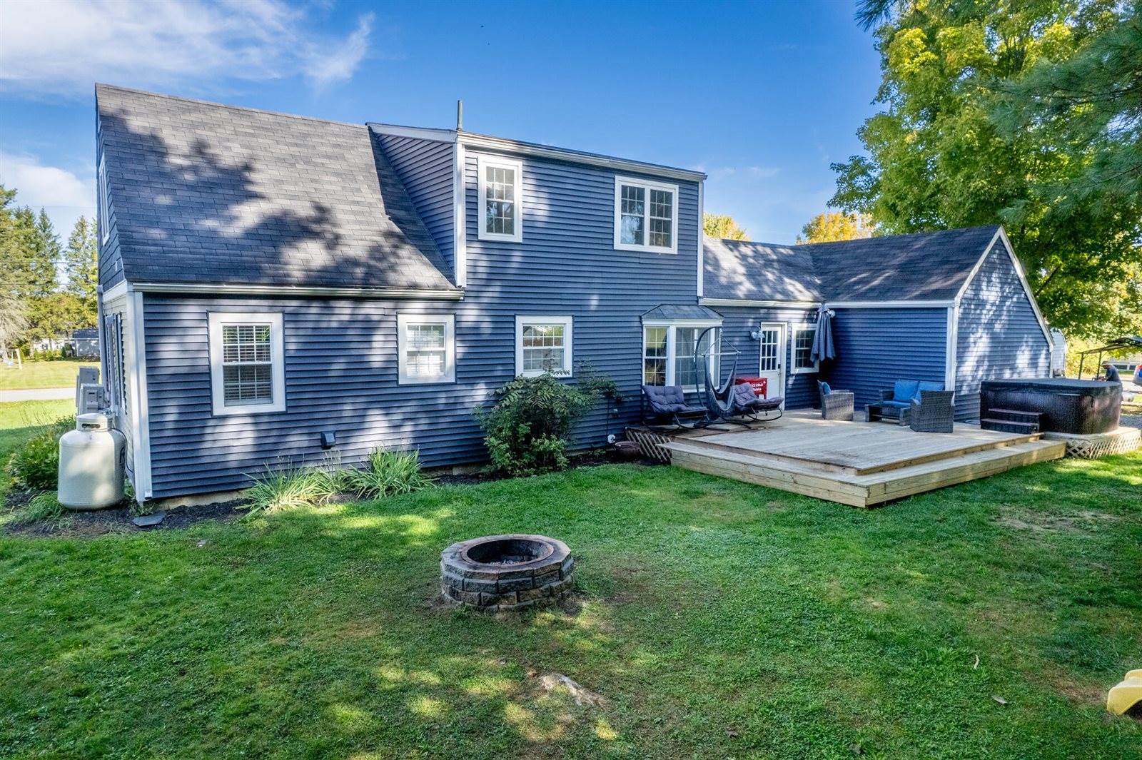 35 North Street, Newport, ME 04953