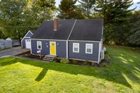 35 North Street, Newport, ME 04953