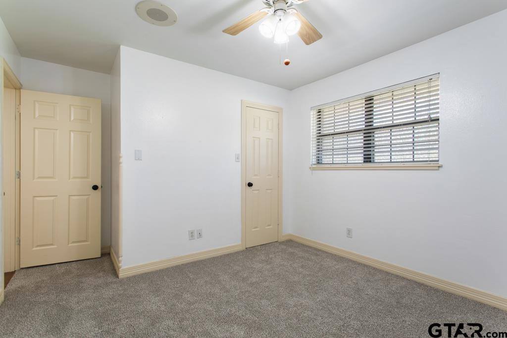 601 Charmwood, Chandler, TX 75758