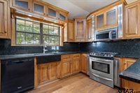 601 Charmwood, Chandler, TX 75758