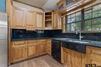 601 Charmwood, Chandler, TX 75758