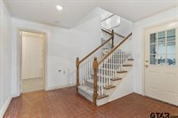 601 Charmwood, Chandler, TX 75758