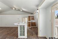 601 Charmwood, Chandler, TX 75758