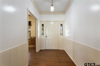 601 Charmwood, Chandler, TX 75758