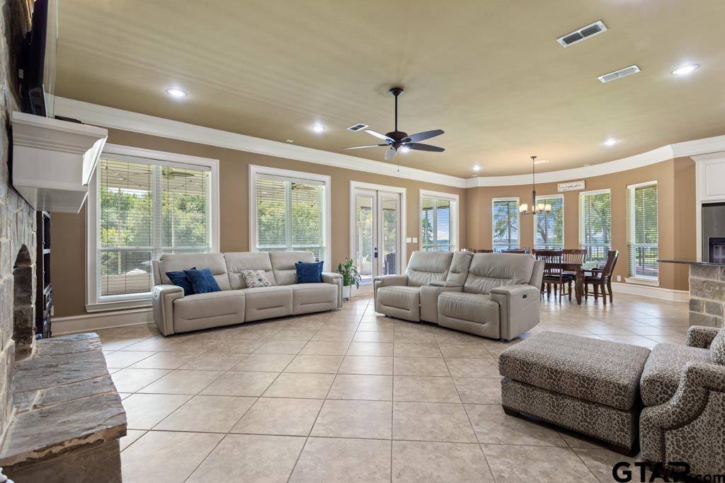 143 County Road 3527, Bullard, TX 75757