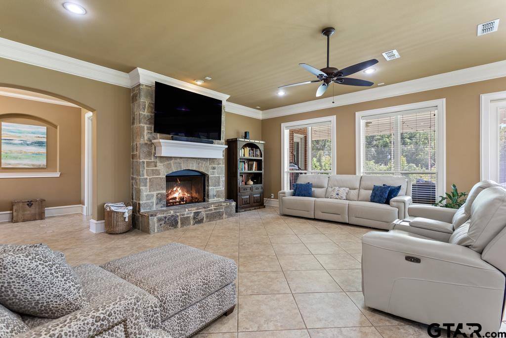 143 County Road 3527, Bullard, TX 75757