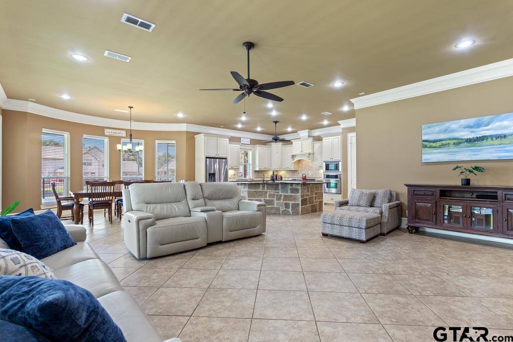 143 County Road 3527, Bullard, TX 75757