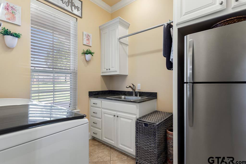 143 County Road 3527, Bullard, TX 75757