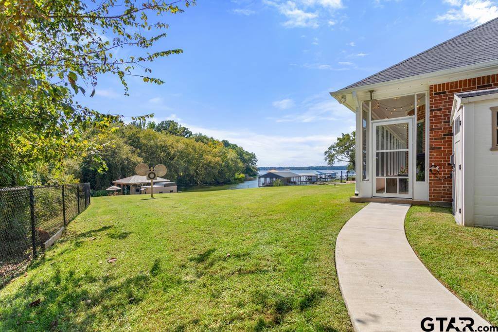 143 County Road 3527, Bullard, TX 75757