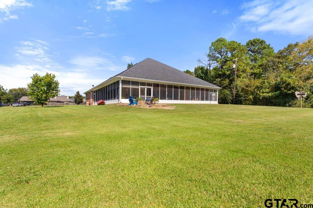 143 County Road 3527, Bullard, TX 75757