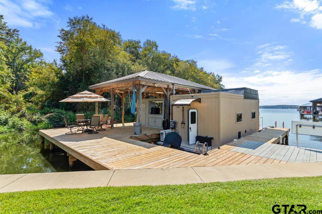 143 County Road 3527, Bullard, TX 75757