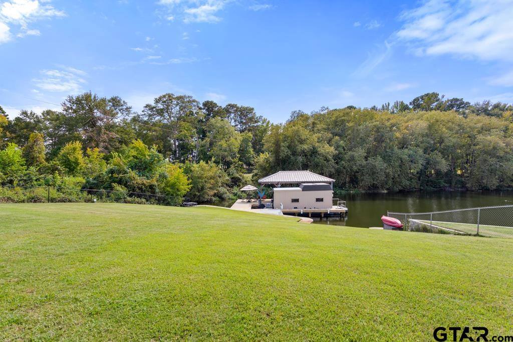 143 County Road 3527, Bullard, TX 75757