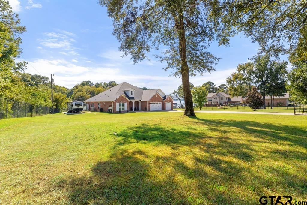 143 County Road 3527, Bullard, TX 75757