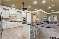 143 County Road 3527, Bullard, TX 75757